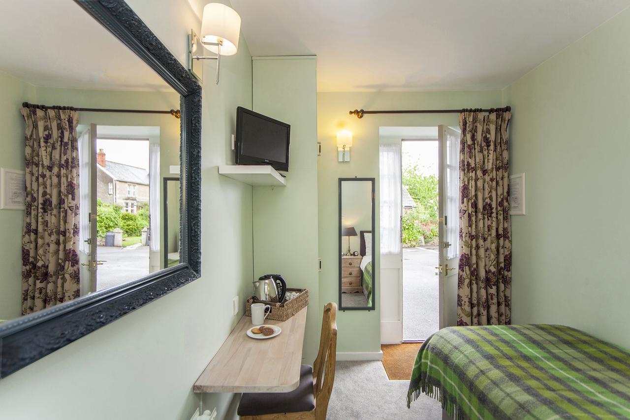 The Conigre Hotel Melksham Ngoại thất bức ảnh