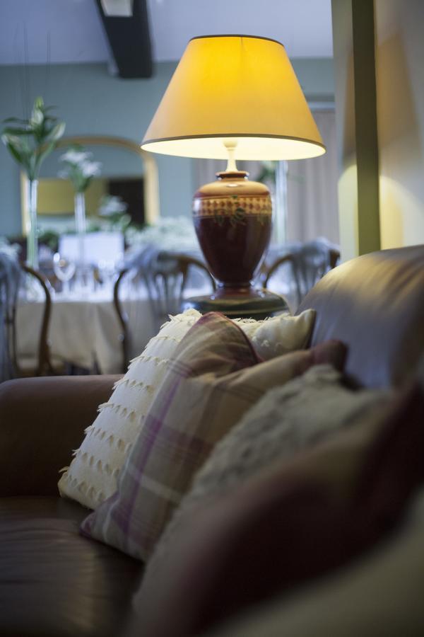The Conigre Hotel Melksham Ngoại thất bức ảnh